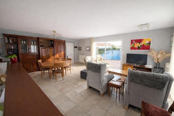 Maison de plain-pied  5 pièce(s)