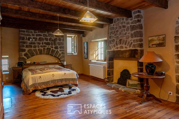 Splendide demeure du XIVe siècle au coeur de la vallée de l’Eyrieux en Ardèche