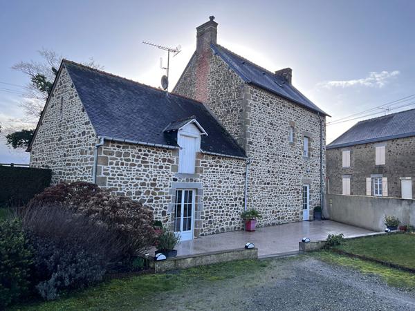 Maison en pierre avec terrain de 1350 m2 , Ernee