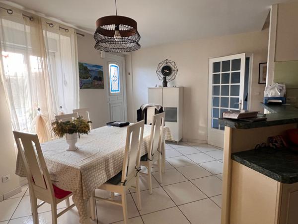 Maison en pierre avec terrain de 1350 m2 , Ernee