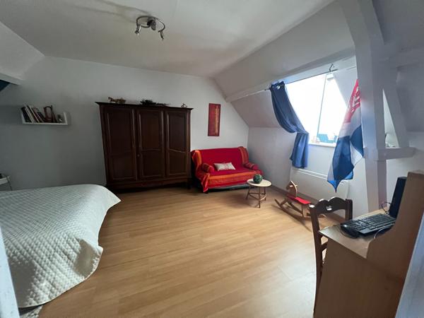 Maison en pierre avec terrain de 1350 m2 , Ernee
