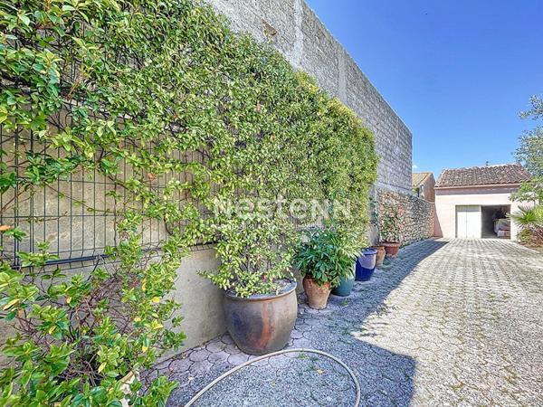 Maison de ville Vauvert 5 pièces 145 m² environ avec terrasse, jardin, et garage proche Centre-Ville , piscinable