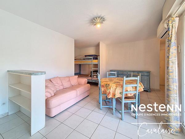 Appartement Cavalaire Sur Mer 2 pièce(s) en coeur de ville 3ème étage avec stationnement et cave