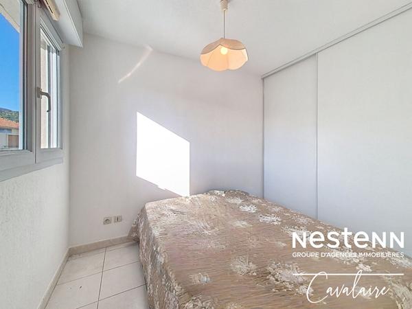 Appartement Cavalaire Sur Mer 2 pièce(s) en coeur de ville 3ème étage avec stationnement et cave