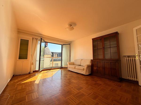 A LOUER -  St Donatien - Idéalement situé à deux pas de l'Erdre, T3 lumineux et agréable. Place de parking en sous-sol.