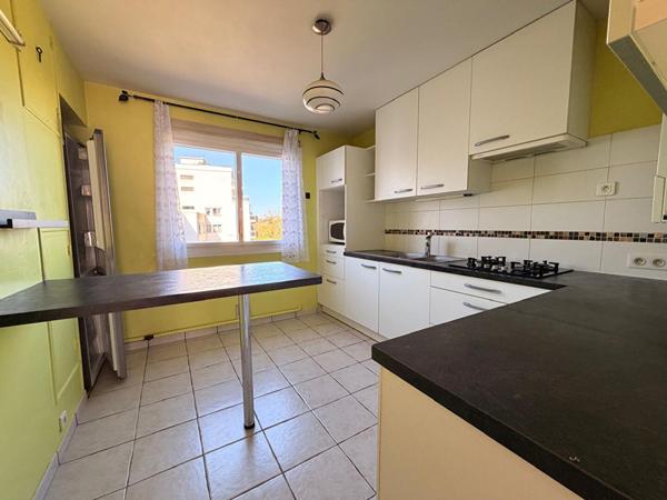 A LOUER -  St Donatien - Idéalement situé à deux pas de l'Erdre, T3 lumineux et agréable. Place de parking en sous-sol.