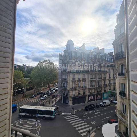 Grand deux pièces avec un magnifique potentiel