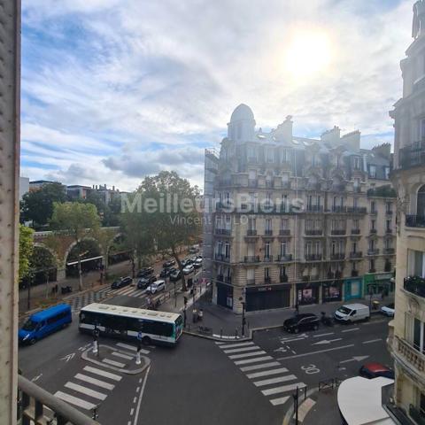 Grand deux pièces avec un magnifique potentiel