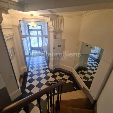 Grand deux pièces avec un magnifique potentiel