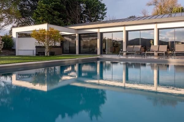 VILLA CONTEMPORAINE DE PRESTIGE : 256m² sur parcelle 913m² - Panorama exceptionnel sur la Vallée du Rhône