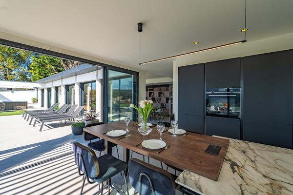 VILLA CONTEMPORAINE DE PRESTIGE : 256m² sur parcelle 913m² - Panorama exceptionnel sur la Vallée du Rhône