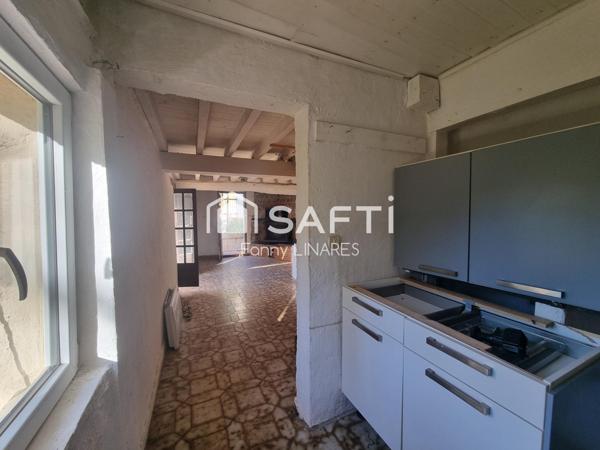 Bien atypique surplombant la rivière, vue Canigo