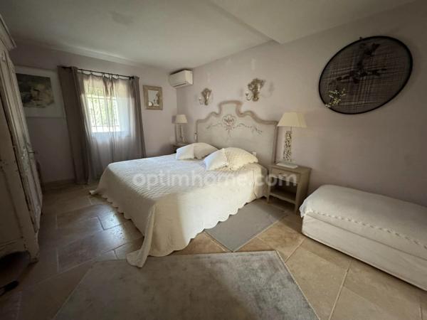 Propriété en pierres composée de 2 habitations à SAINT REMY DE PROVENCE