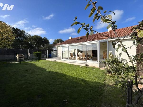 Maison de Plain-pied sur 932 m² de terrain.