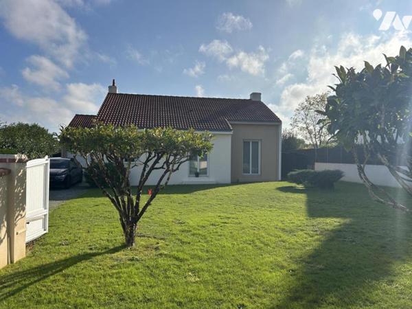 Maison de Plain-pied sur 932 m² de terrain.