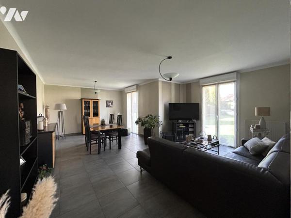 Maison de Plain-pied sur 932 m² de terrain.