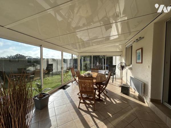 Maison de Plain-pied sur 932 m² de terrain.