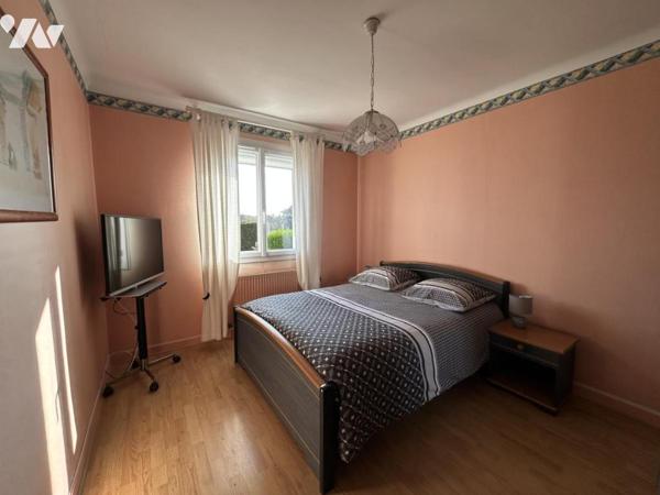 Maison de Plain-pied sur 932 m² de terrain.