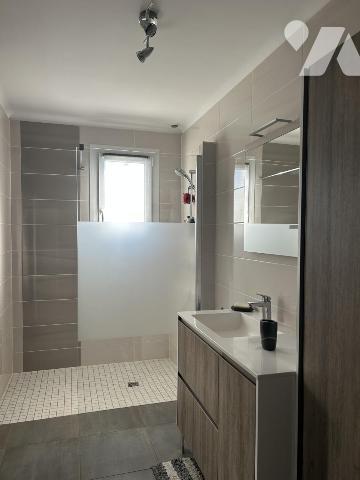 Maison de Plain-pied sur 932 m² de terrain.