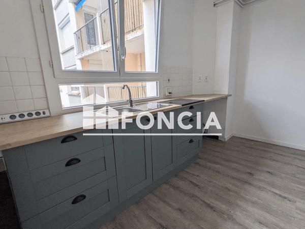Location Appartement 2 pièces 54 m² - Résidence Vélasquez RDC Le Mans 72000