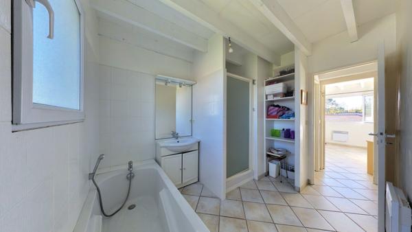 Maison composée de deux appartements, possibilité de division en 4 lots bâtis