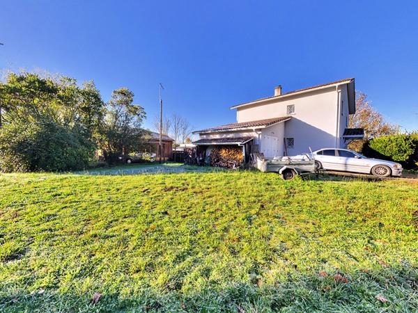 Maison composée de deux appartements, possibilité de division en 4 lots bâtis