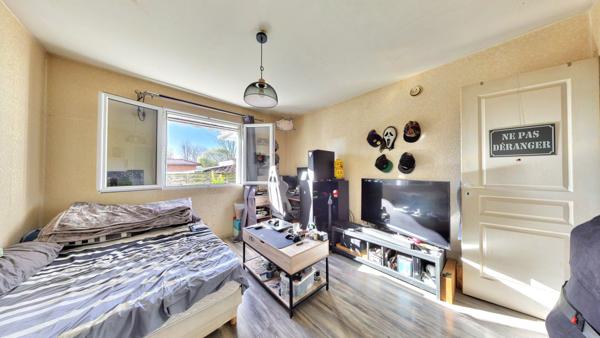 Maison composée de deux appartements, possibilité de division en 4 lots bâtis