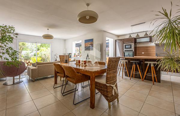 BELLE MAISON DE PLAIN PIED 4 CHAMBRES JARDIN