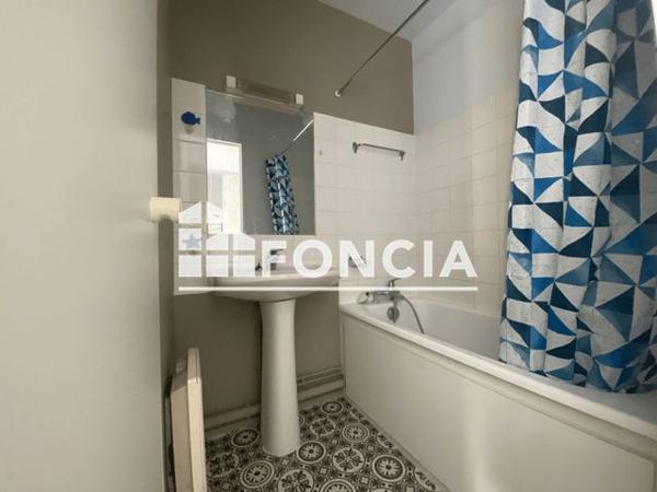 Location Appartement meublé 2 pièces 36.19 m² - 5 RUE JEAN JAURES Poitiers 86000