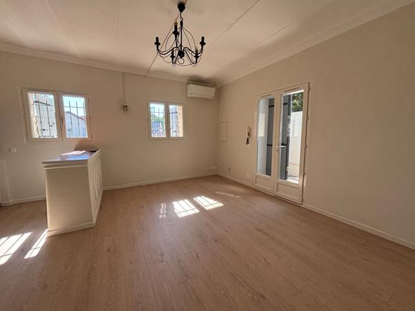 APPARTEMENT T1 28,1M² CLIMATISE ET PARKING ISLE SUR LA SORGUE
