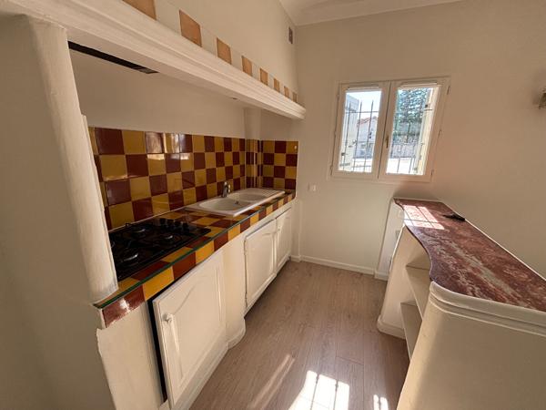 APPARTEMENT T1 28,1M² CLIMATISE ET PARKING ISLE SUR LA SORGUE