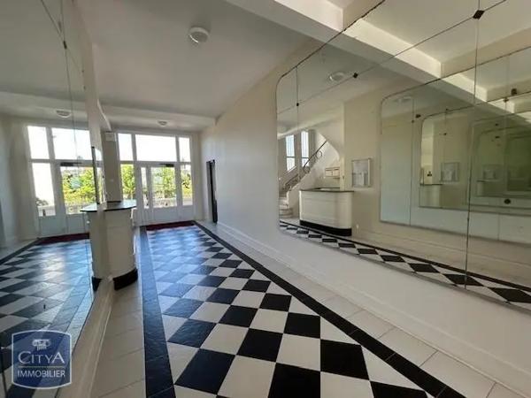 Appartement à louer 2 pièces 51.67m² Royan (17200)