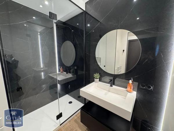 Appartement à louer 4 pièces 107.47m²