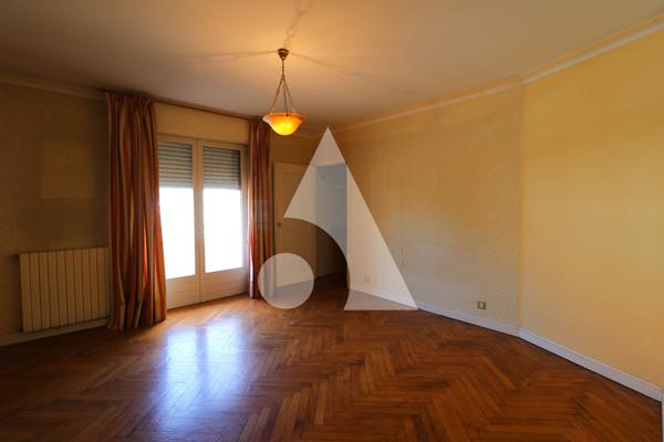 Immeuble 11 pièces 505.82 m2