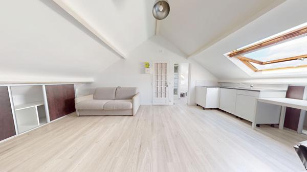 THIAIS - STUDIO - Dernier étage - idéal investisseur ou 1er achat - T9