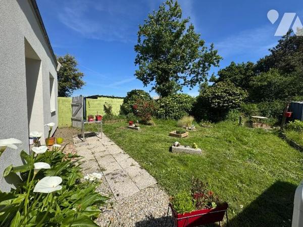 MAISON TRADITIONNELLE RÉNOVÉE - VIE DE PLAIN PIED- FOND D'IMPASSE - LANNILIS

Située en fond ...