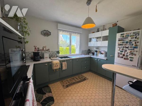 MAISON TRADITIONNELLE RÉNOVÉE - VIE DE PLAIN PIED- FOND D'IMPASSE - LANNILIS

Située en fond ...