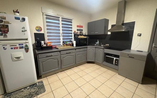 Immeuble à vendre    9 pièces • 193 m2 Pexiora