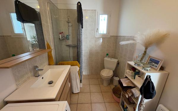 Immeuble à vendre    9 pièces • 193 m2 Pexiora