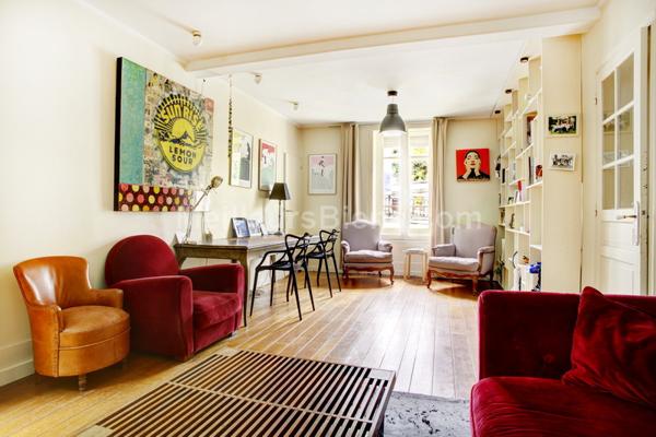 Appartement avec cachet 7 pièces 132 m2 avec terrasse et jardin