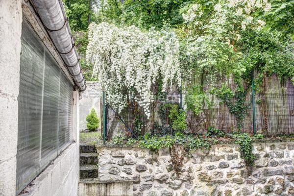 Appartement avec cachet 7 pièces 132 m2 avec terrasse et jardin