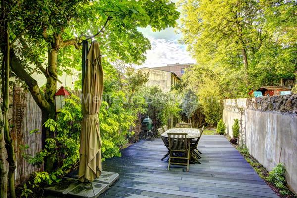 Appartement avec cachet 7 pièces 132 m2 avec terrasse et jardin