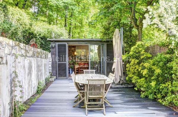 Appartement avec cachet 7 pièces 132 m2 avec terrasse et jardin