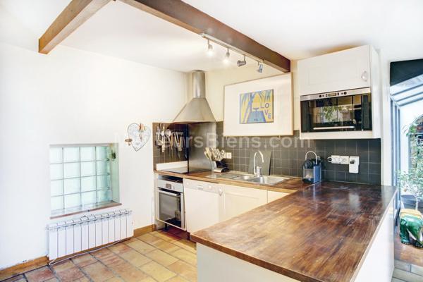 Appartement avec cachet 7 pièces 132 m2 avec terrasse et jardin