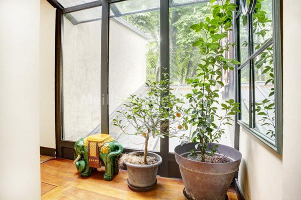 Appartement avec cachet 7 pièces 132 m2 avec terrasse et jardin