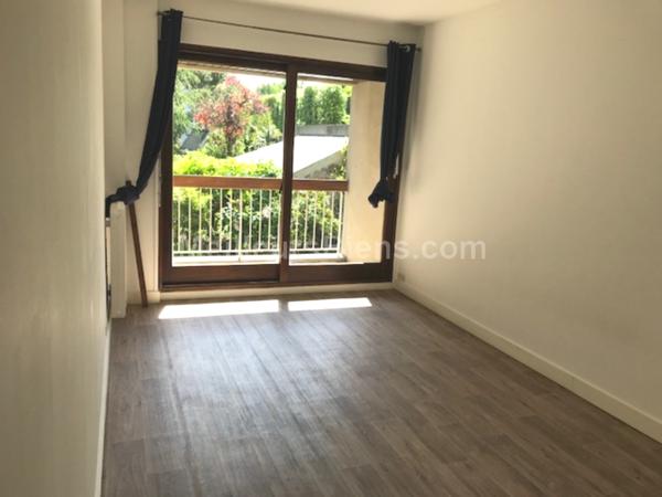 EXCLUSIVITE. 3P AVEC BALCON ET VUE MAGNIFIQUE SUR JARDINS