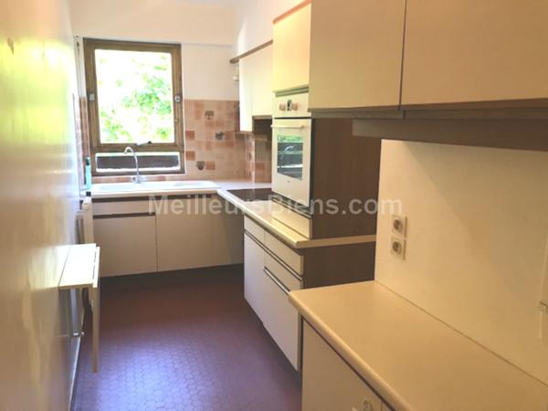 EXCLUSIVITE. 3P AVEC BALCON ET VUE MAGNIFIQUE SUR JARDINS