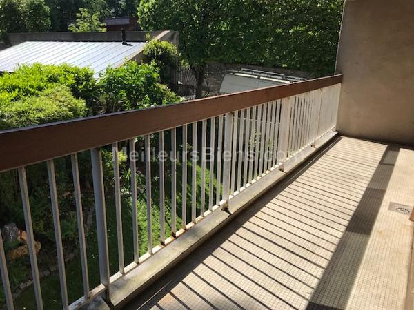 EXCLUSIVITE. 3P AVEC BALCON ET VUE MAGNIFIQUE SUR JARDINS