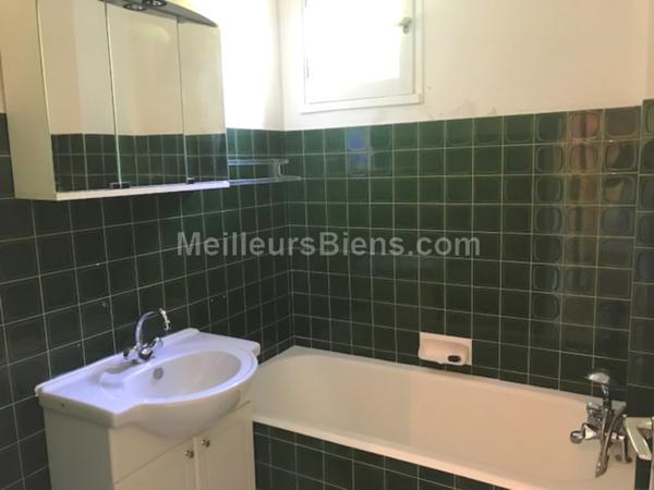 EXCLUSIVITE. 3P AVEC BALCON ET VUE MAGNIFIQUE SUR JARDINS