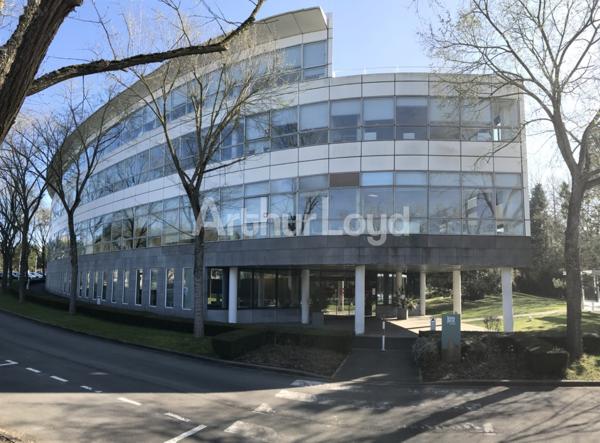 Bureaux à louer à Marcq-en-Baroeul dans parc sécurisé avec restaurant
